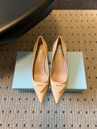 26 Classic Pointed-Toe Low-Heeled Pumps with Triangle Logo