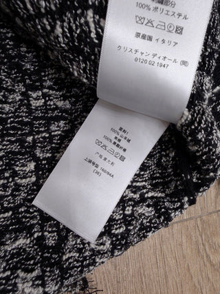 26 Early Spring New Collection: Tweed Cardigan with Woven Pattern and Tassels