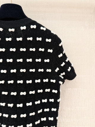 25K Advanced Handcrafted Collection New Arrival: Bow-detail round-neck long-sleeved knitted short top