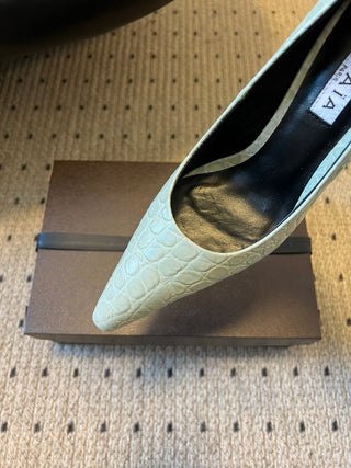 Alai* New Crocodile-Patterned Pointed-Toe High Heels