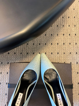 Alai* New Crocodile-Patterned Pointed-Toe High Heels