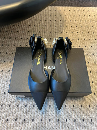 Chane*  Pointed Toe Color Block Pearl Chain Mary Jane Shoes