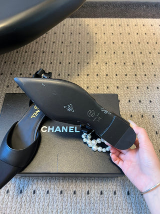 Chane*  Pointed Toe Color Block Pearl Chain Mary Jane Shoes