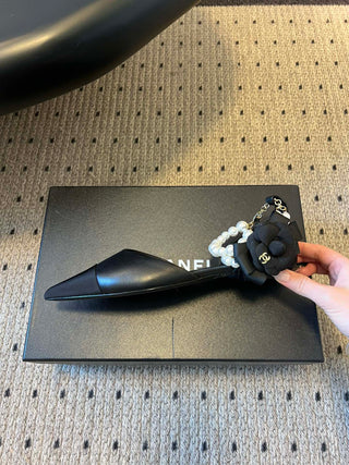 Chane*  Pointed Toe Color Block Pearl Chain Mary Jane Shoes