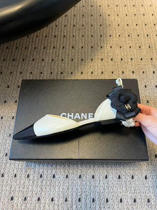 Chane*  Pointed Toe Color Block Pearl Chain Mary Jane Shoes