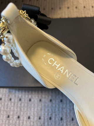 Chane*  Pointed Toe Color Block Pearl Chain Mary Jane Shoes