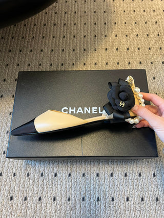 Chane*  Pointed Toe Color Block Pearl Chain Mary Jane Shoes