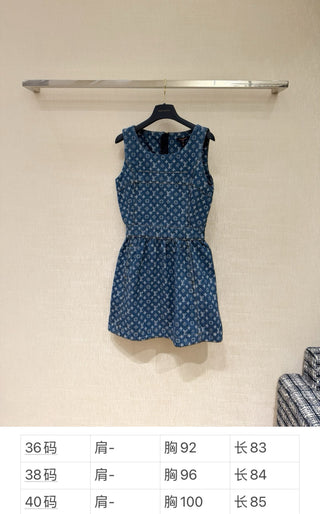 1v Early Autumn New Arrival Laser Print Denim Vest Dress