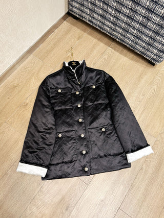 Chanel* 25A Métiers d'Art collection new arrival: Black and white all-over print silk jacquard cotton coat with subtle pattern.