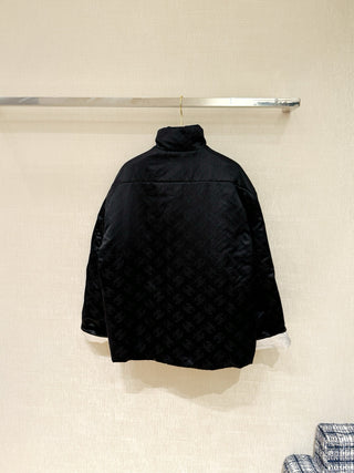 Chanel* 25A Métiers d'Art collection new arrival: Black and white all-over print silk jacquard cotton coat with subtle pattern.