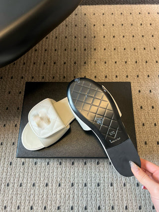 New Spring/Summer Retro Backpack with Gold Buckle Flat Slippers