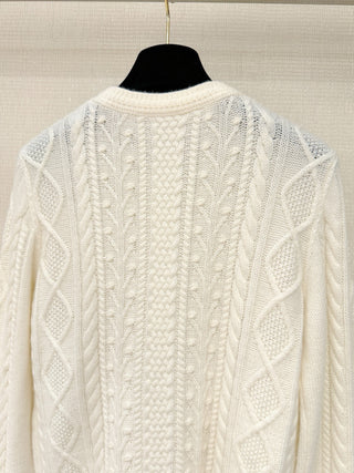 Chanel 25N Ski Collection - Top Quality - Fluffy and Minimalist Cashmere Knit Cardigan