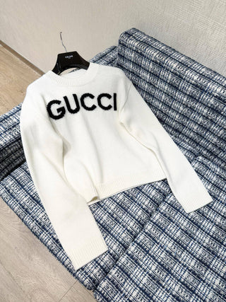 GU⭐️⭐️I intarsia letter sweater