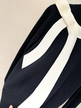 Chane 25K Crew Neck Exquisite Bow Knit Top