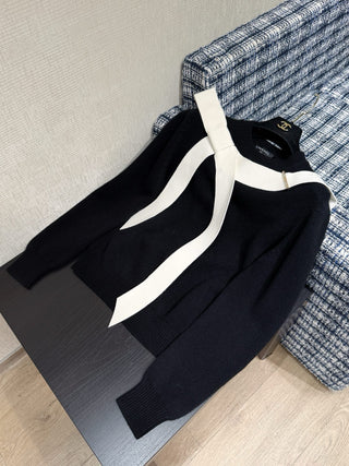 Chane 25K Crew Neck Exquisite Bow Knit Top