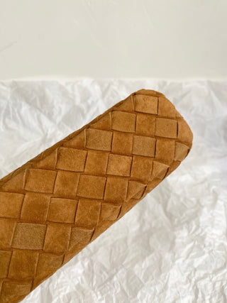 Vanity woven mini box bag, suede in amber color 🍂