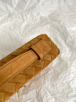 Vanity woven mini box bag, suede in amber color 🍂