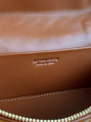 Vanity woven mini box bag, suede in amber color 🍂