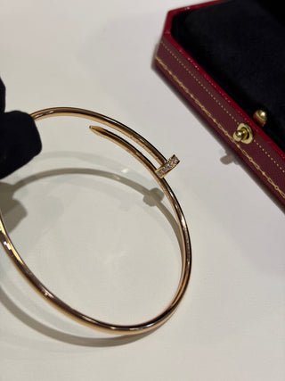 New rose gold bracelet with rhinestone-studded thin nail design