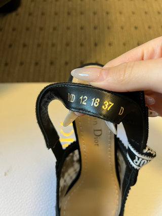 26ss Classic Pointed-Toe Bow High Heels