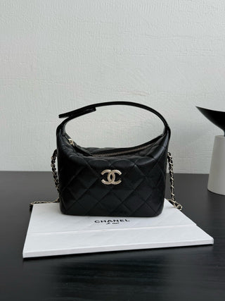 Chane Diamond buckle lunch box bag