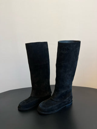 Chane* new suede boots