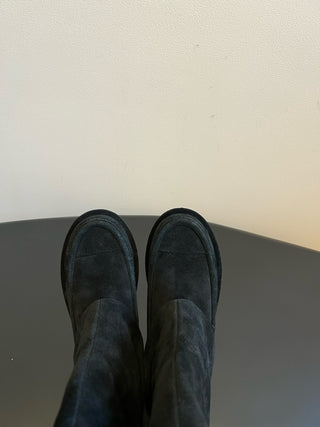 Chane* new suede boots