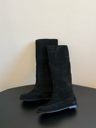 Chane* new suede boots
