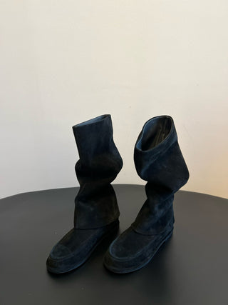 Chane* new suede boots