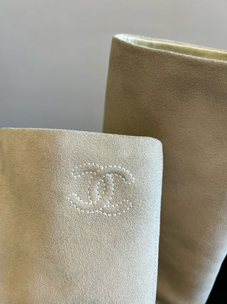 Chane* new suede boots