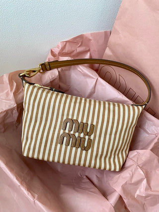 mi⭐️mi⭐️ Canvas Lunch Box Bag in Milk Tea Color