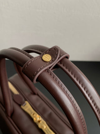 mi⭐️mi⭐️Small briefcase in coffee color