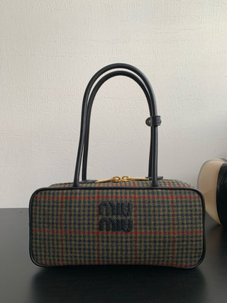 mi⭐️mi⭐️ Houndstooth Bowling Bag (Black)