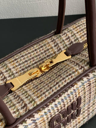 mi⭐️mi⭐️ Houndstooth Bowling Bag Beige