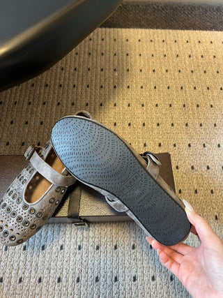 26ss Flat Round Hollow-Out Mary Jane Shoes