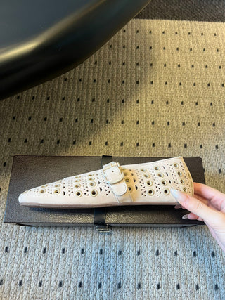 26ss Flat Round Hollow-Out Mary Jane Shoes