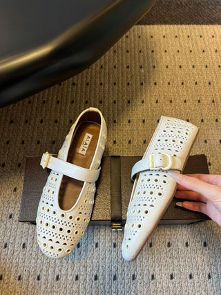 26ss Flat Round Hollow-Out Mary Jane Shoes