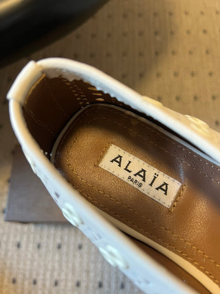 26ss Flat Round Hollow-Out Mary Jane Shoes