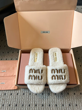 Miu Mi* new autumn and winter fur slippers