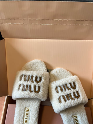 Miu Mi* new autumn and winter fur slippers