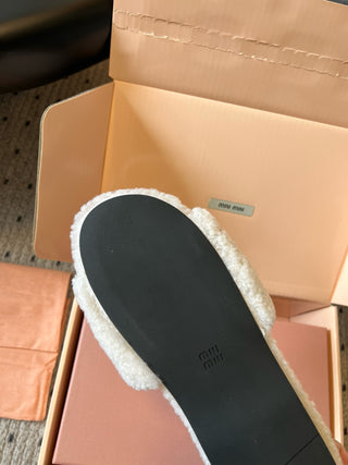 Miu Mi* new autumn and winter fur slippers