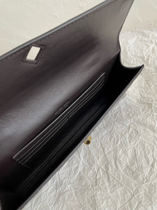 BV andiamo Slouch clutch, chocolate brown