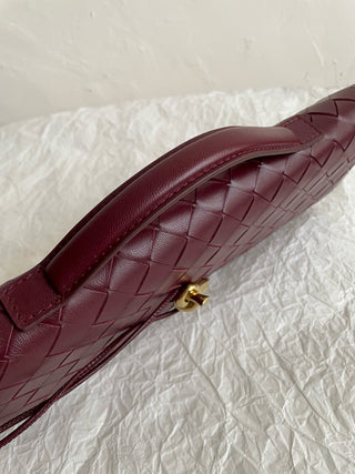 BV andiamo Slouch clutch, burgundy