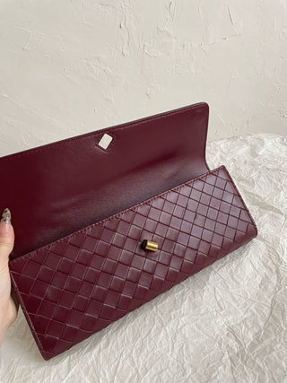 BV andiamo Slouch clutch, burgundy