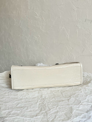 ys1 niki shopping bag medium wax white
