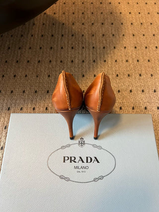 PRAD* retro triangle logo pointed toe kitten heel