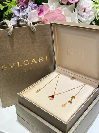 𝐵𝑉𝐿𝐺𝐴𝑅𝐼 Small fan necklace with diamonds, red agate and rose gold (925 silver)