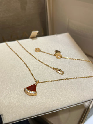 𝐵𝑉𝐿𝐺𝐴𝑅𝐼 Small fan necklace with diamonds, red agate and rose gold (925 silver)