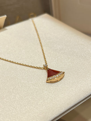 𝐵𝑉𝐿𝐺𝐴𝑅𝐼 Small fan necklace with diamonds, red agate and rose gold (925 silver)
