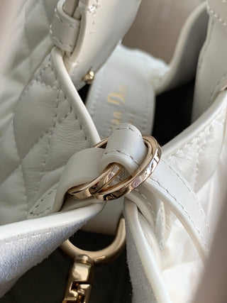 Toujours White Medium